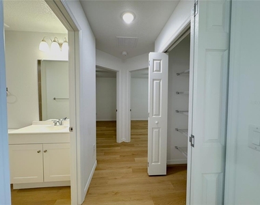 1017 Carnegie Drive - Photo Thumbnail 7