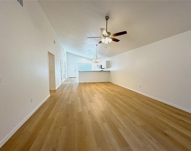 1017 Carnegie Drive - Photo Thumbnail 6