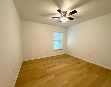 1017 Carnegie Drive - Photo Thumbnail 12