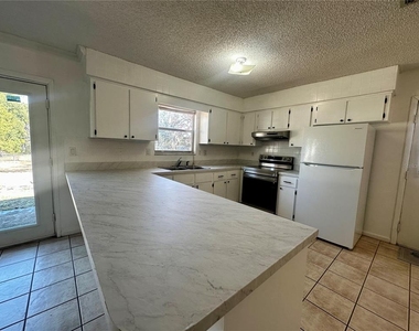 606 Water Road - Photo Thumbnail 18