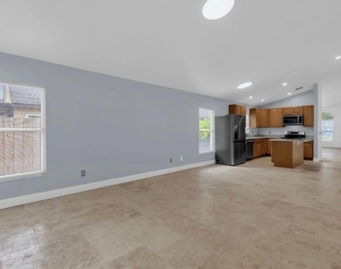 608 Bridge Creek Boulevard - Photo Thumbnail 9