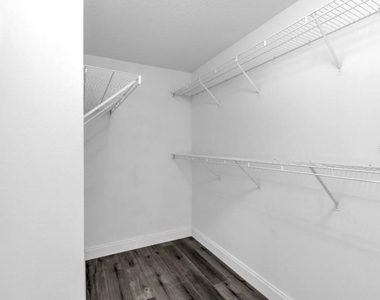 608 Bridge Creek Boulevard - Photo Thumbnail 13