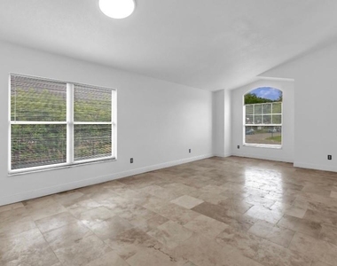 608 Bridge Creek Boulevard - Photo Thumbnail 4