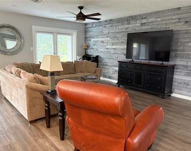 10010 Gannon Lane - Photo Thumbnail 13