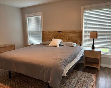 10010 Gannon Lane - Photo Thumbnail 25