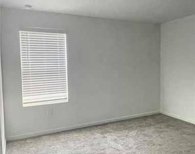 922 Jackson Ave - Photo Thumbnail 14