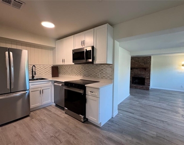 7224 Valiant Court - Photo Thumbnail 20