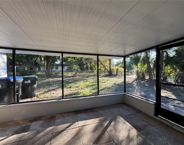 7224 Valiant Court - Photo Thumbnail 6