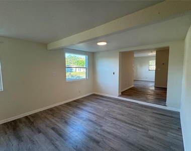 7224 Valiant Court - Photo Thumbnail 13