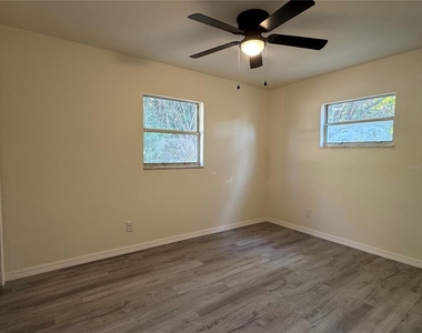 7224 Valiant Court - Photo Thumbnail 18