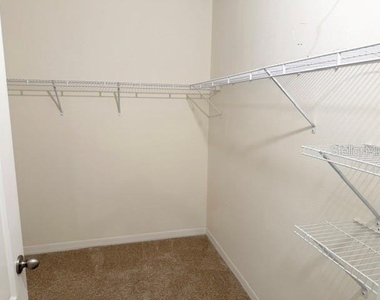 709 Versailles Lane - Photo Thumbnail 10