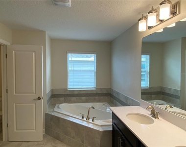 11973 Hometown Place - Photo Thumbnail 9