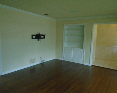 2430 Deloraine Trail - Photo Thumbnail 7