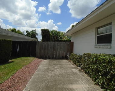 2430 Deloraine Trail - Photo Thumbnail 18