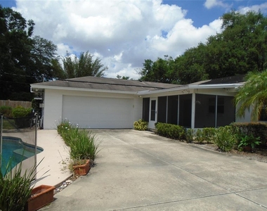 2430 Deloraine Trail - Photo Thumbnail 17