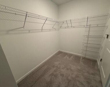 3674 Se 37th Court - Photo Thumbnail 10