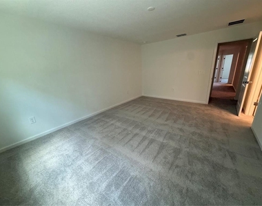 3674 Se 37th Court - Photo Thumbnail 12