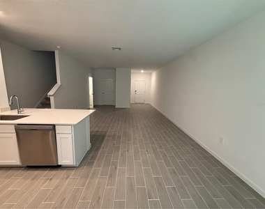 3674 Se 37th Court - Photo Thumbnail 6