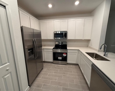 3674 Se 37th Court - Photo Thumbnail 2