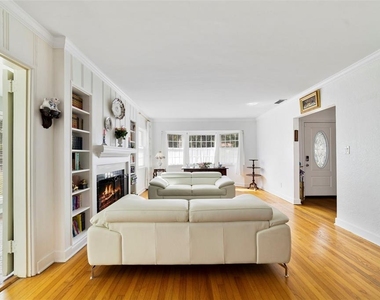 515 Florida Street - Photo Thumbnail 16