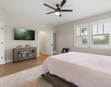 1077 Minnesota Avenue - Photo Thumbnail 27