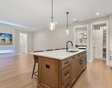 1077 Minnesota Avenue - Photo Thumbnail 12