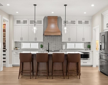 1077 Minnesota Avenue - Photo Thumbnail 9