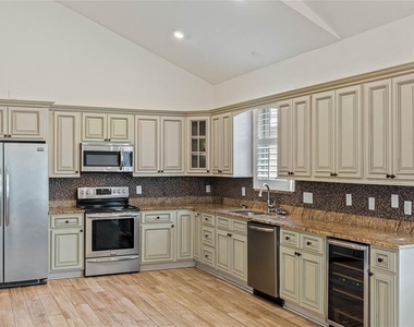 7284 Hawksnest Boulevard - Photo Thumbnail 7
