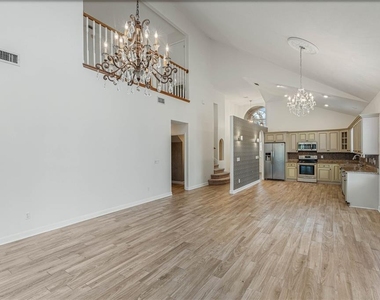 7284 Hawksnest Boulevard - Photo Thumbnail 8