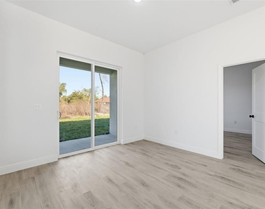 3699 Sw 169th Place - Photo Thumbnail 16