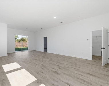 3699 Sw 169th Place - Photo Thumbnail 8