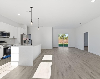 3699 Sw 169th Place - Photo Thumbnail 7