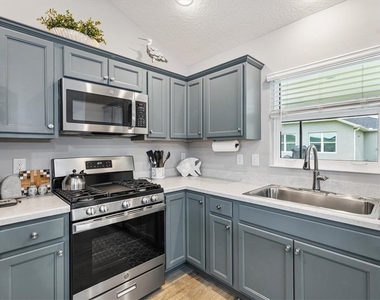 3359 Brianna Lane - Photo Thumbnail 8