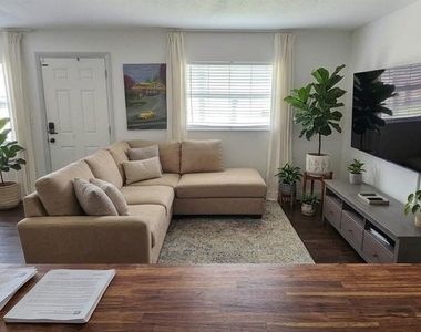 550 W Easy Street - Photo Thumbnail 15