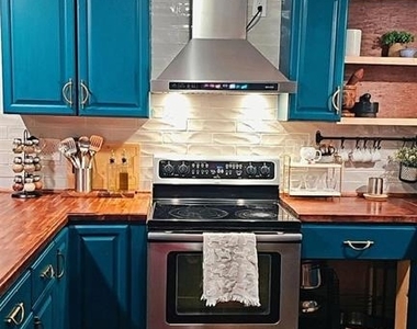 550 W Easy Street - Photo Thumbnail 2