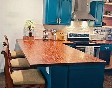550 W Easy Street - Photo Thumbnail 1