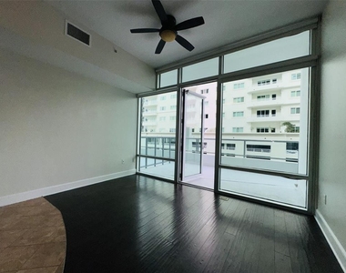 101 S Eola Drive - Photo Thumbnail 1