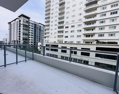 101 S Eola Drive - Photo Thumbnail 14