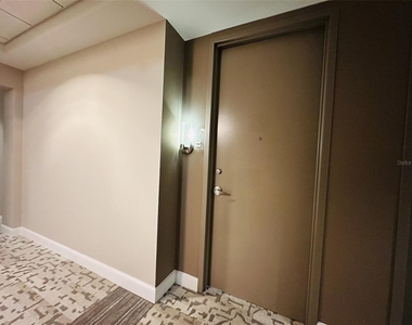 101 S Eola Drive - Photo Thumbnail 7