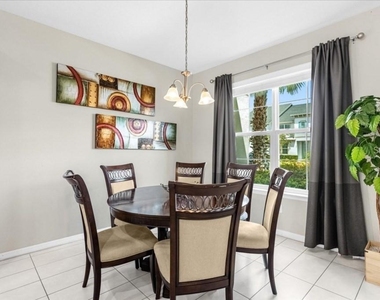 1540 Carey Palm Circle - Photo Thumbnail 4