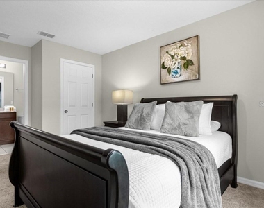 1540 Carey Palm Circle - Photo Thumbnail 12