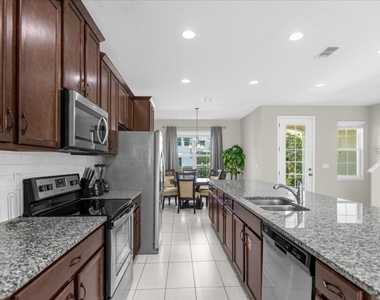 1540 Carey Palm Circle - Photo Thumbnail 7