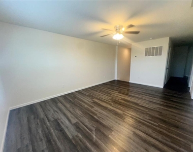 2257 Litchfield Loop - Photo Thumbnail 11