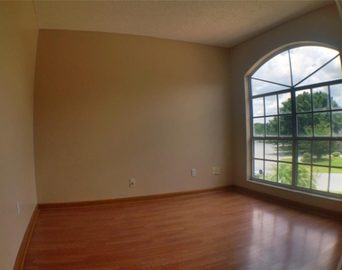 2320 Justin Avenue - Photo Thumbnail 9