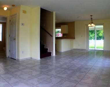 2320 Justin Avenue - Photo Thumbnail 3
