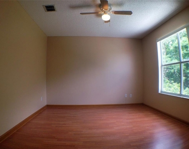 2320 Justin Avenue - Photo Thumbnail 11