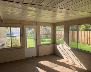 700 Green Road - Photo Thumbnail 3