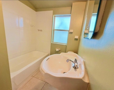 109 E Winter Park Street - Photo Thumbnail 14