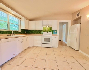 109 E Winter Park Street - Photo Thumbnail 16