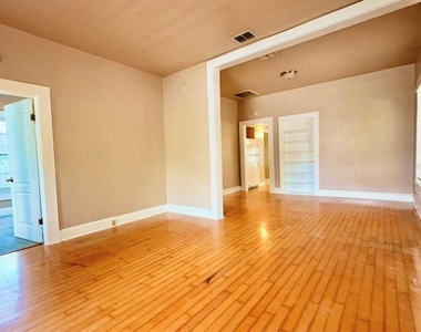 109 E Winter Park Street - Photo Thumbnail 6